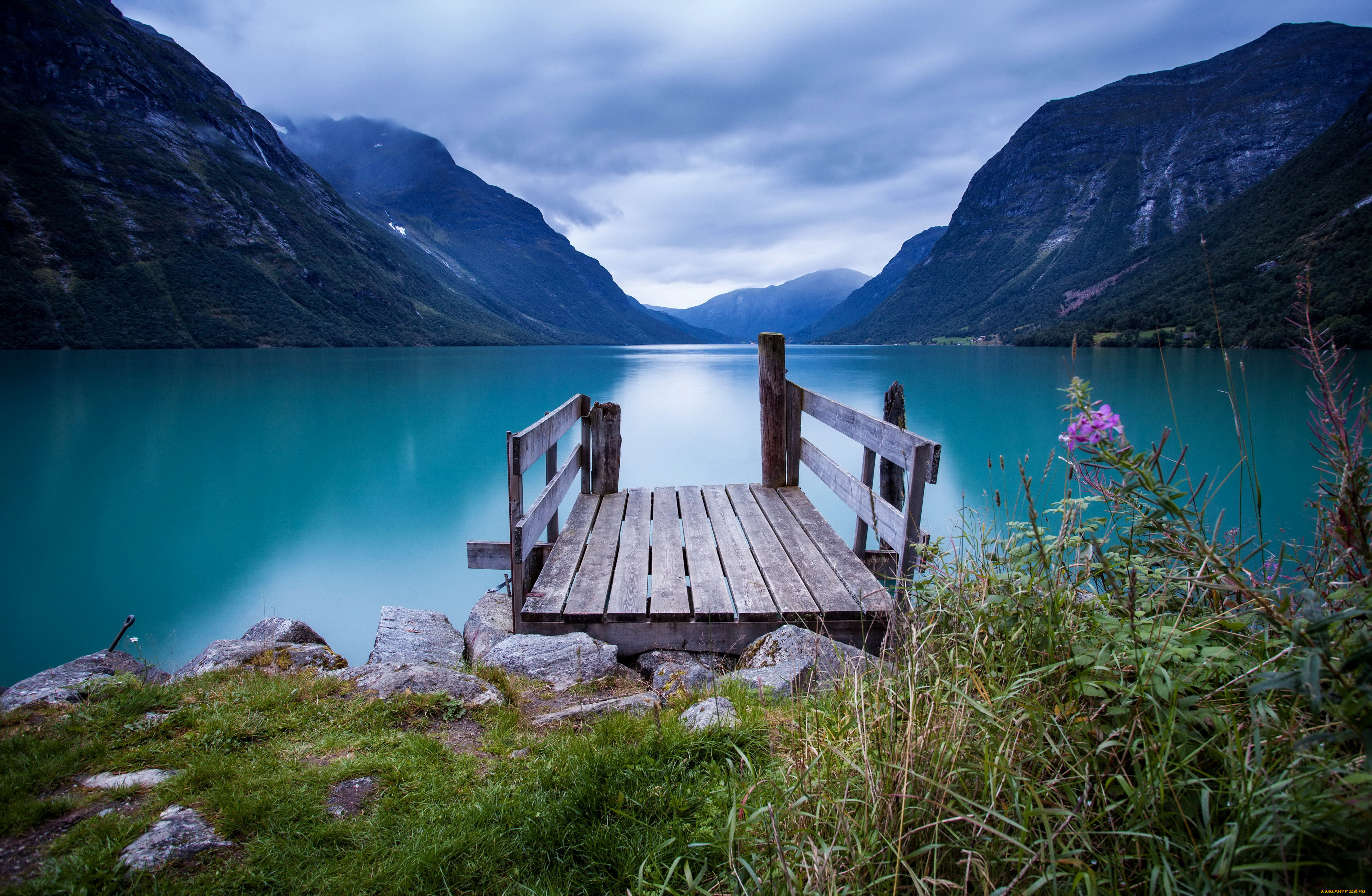 Обои на комп. Озеро МЬЁСА Норвегия. Лофотенские острова, Норвегия. Гейрангер-Фьорд Норвегия. Телецкое озеро.